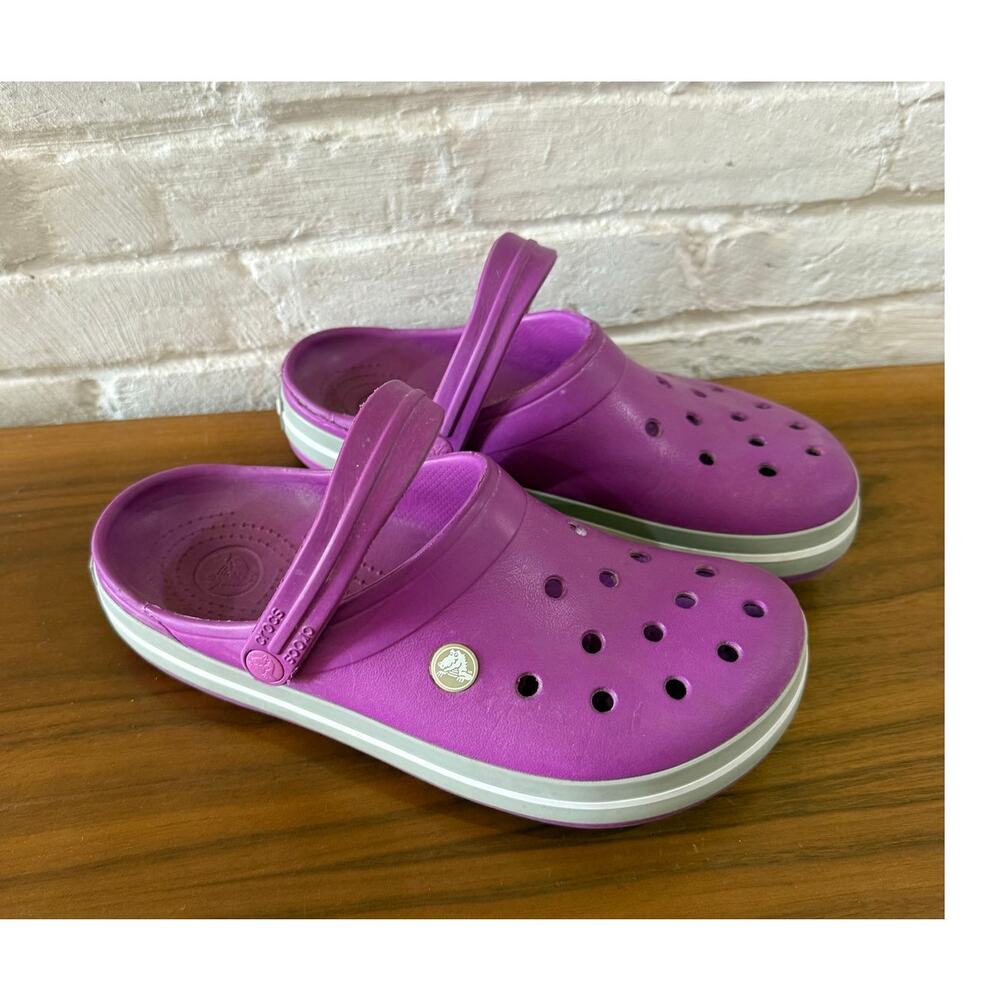 Crocs Pink Purple Sandals Slip On Shoes Mens 8 Womens 10